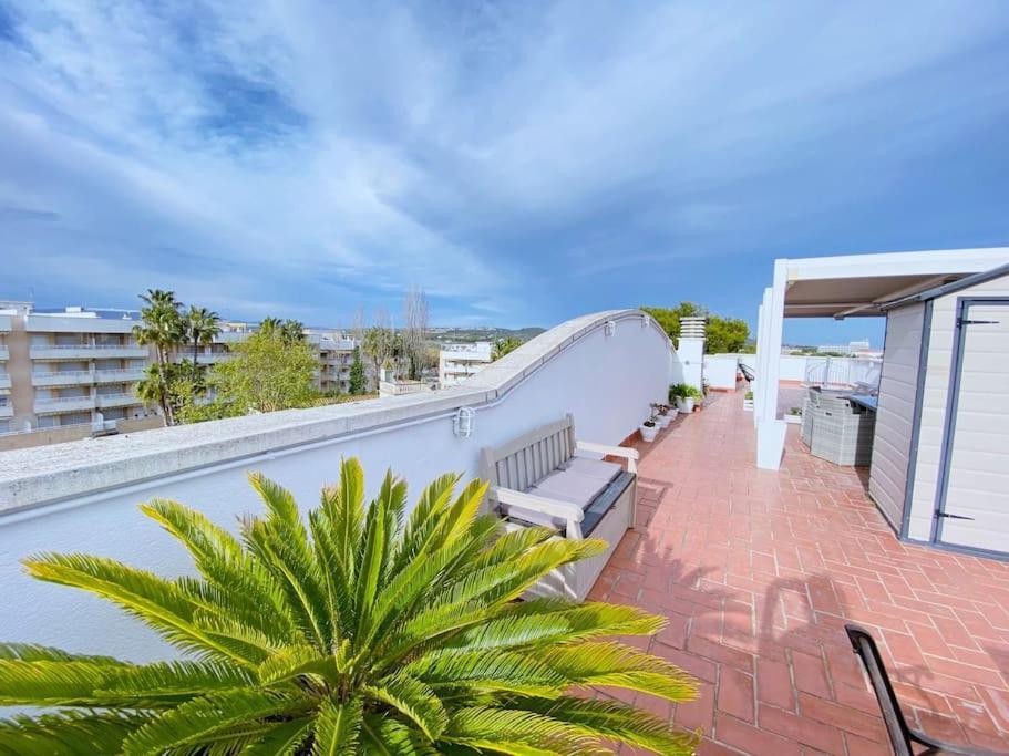 Appartement Penthouse With 95m2 Solarium, Pool And Seaview Thehavenescape *