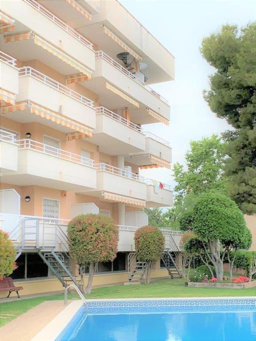 Apartment Penthouse With 95m2 Solarium, Pool And Seaview Thehavenescape Coma-ruga