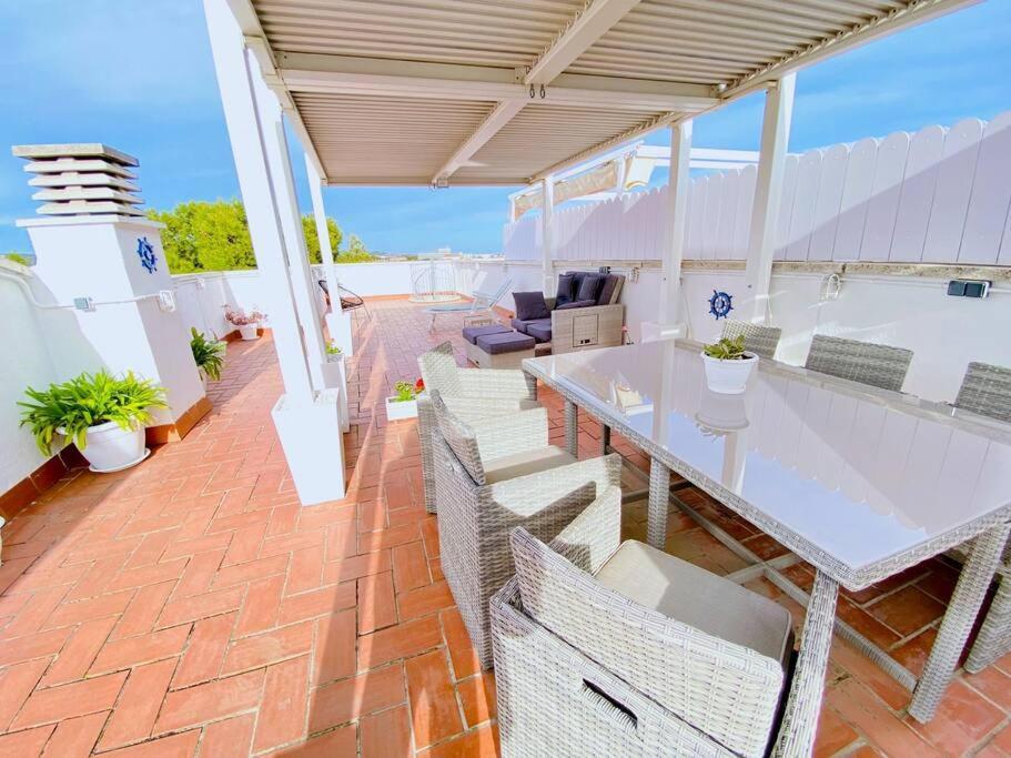 Penthouse With 95m2 Solarium, Pool And Seaview Thehavenescape